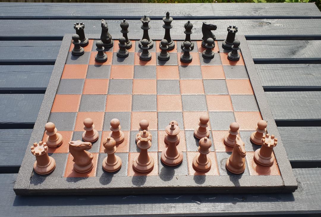 Outdoor ceramic Chess Set (B/R)