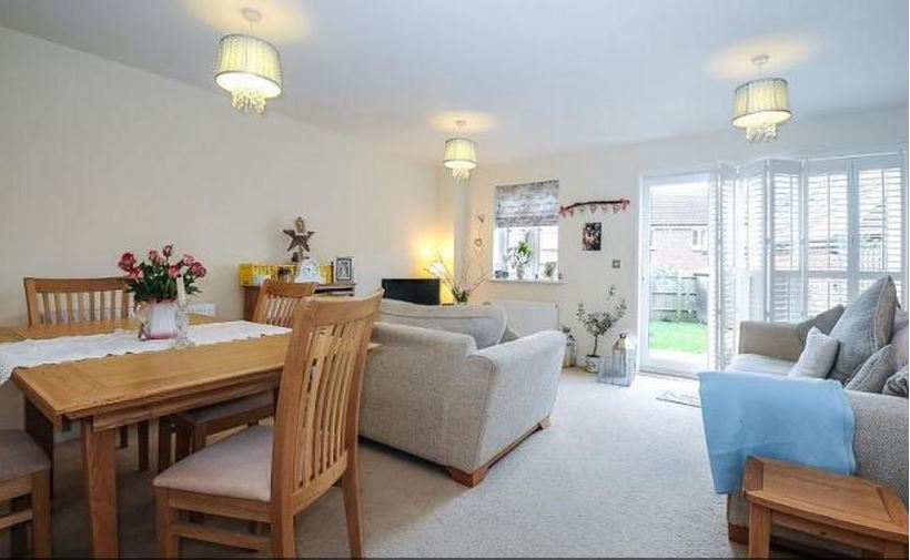 buy-to-let fishbourne chichester lounge