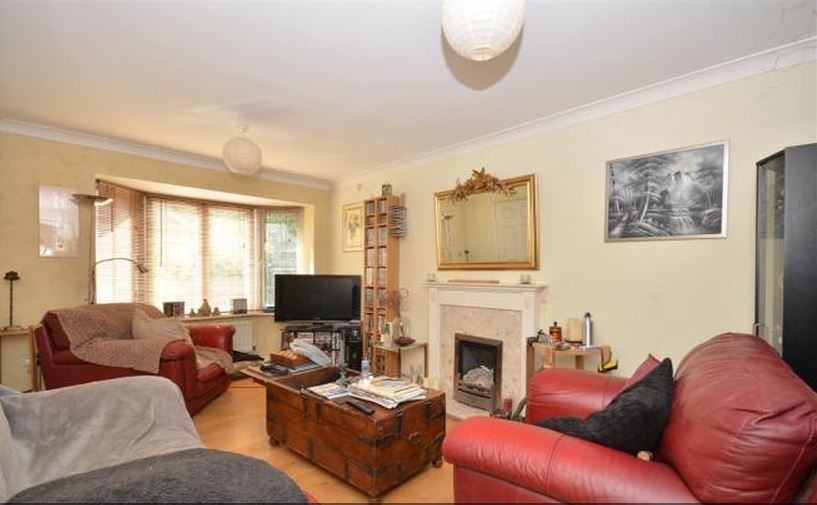 tangmere buy-to-let lounge