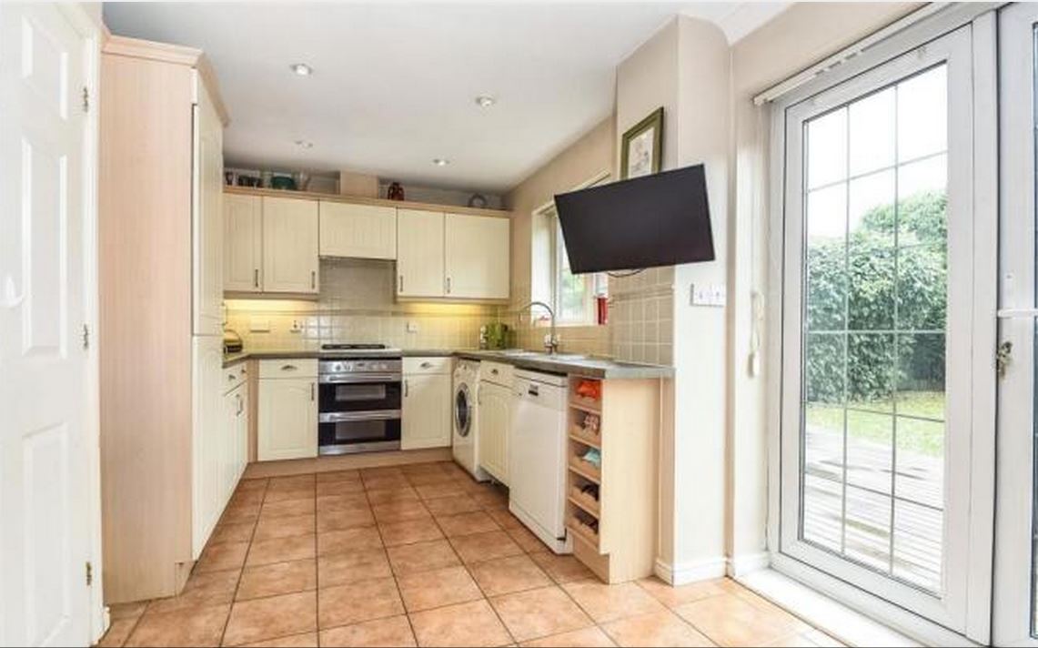 buy to let tangmere kitchen