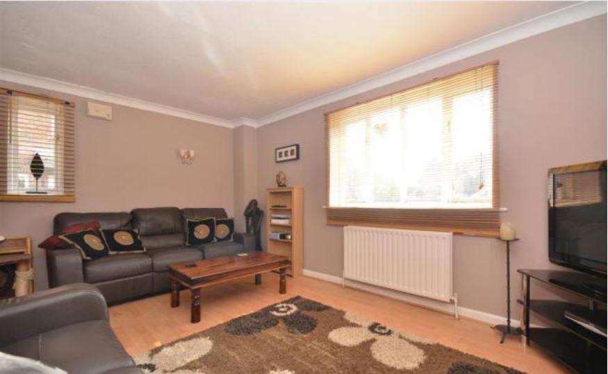 Chichester buy to let deal of the week lounge