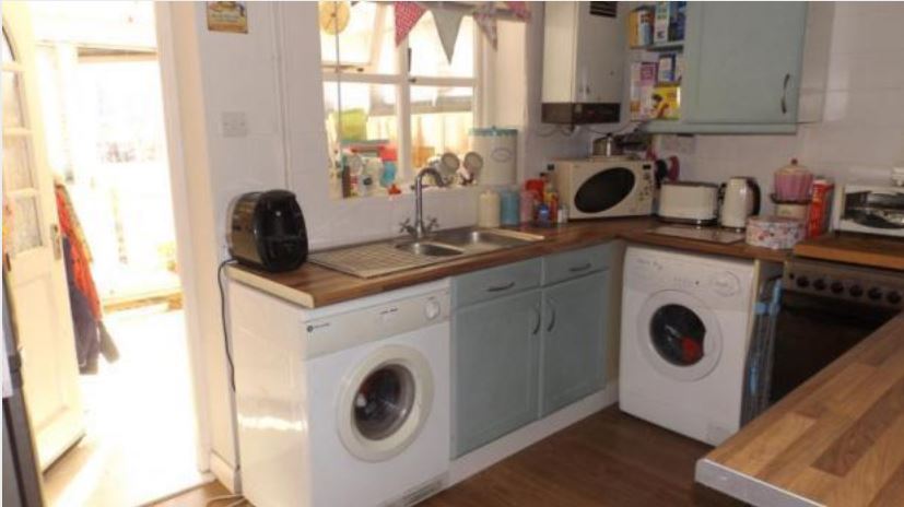Chichester buy to let kitchen