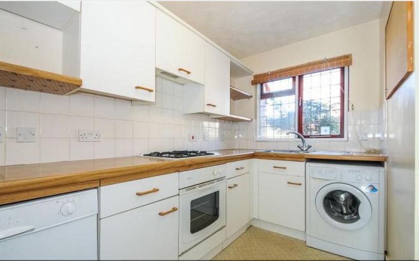 buy to let fishbourne chichester kitchen
