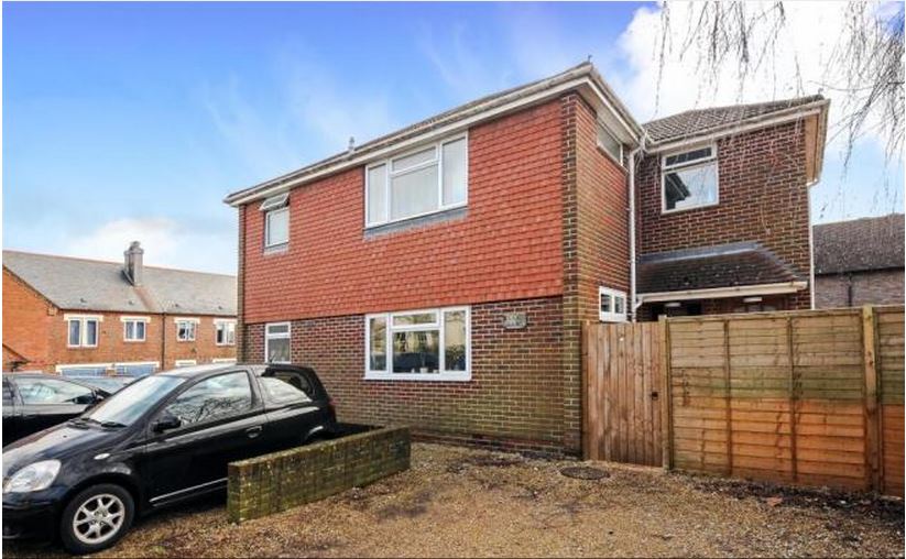 chichester buytolet front