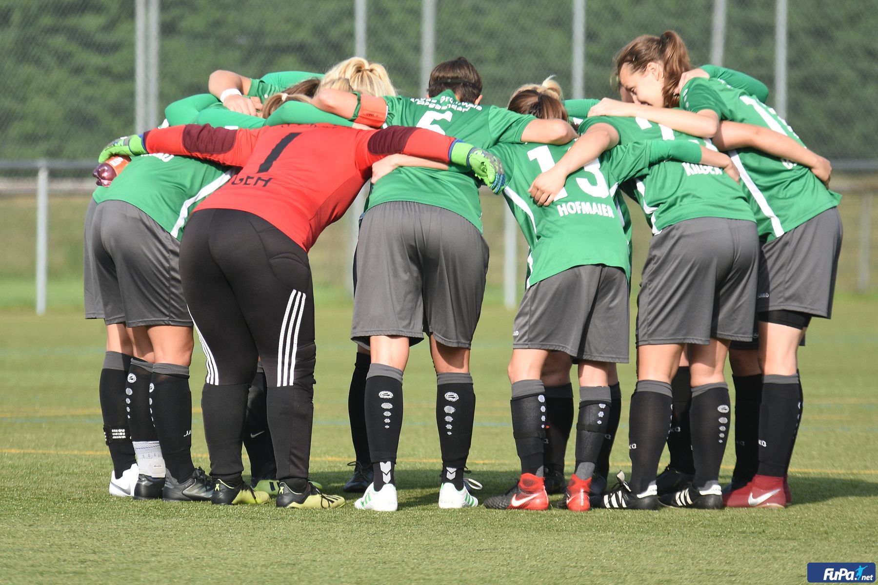 Favorit setzt sich im Derby durch FuPa Favorit setzt sich im Derby durch FuPa