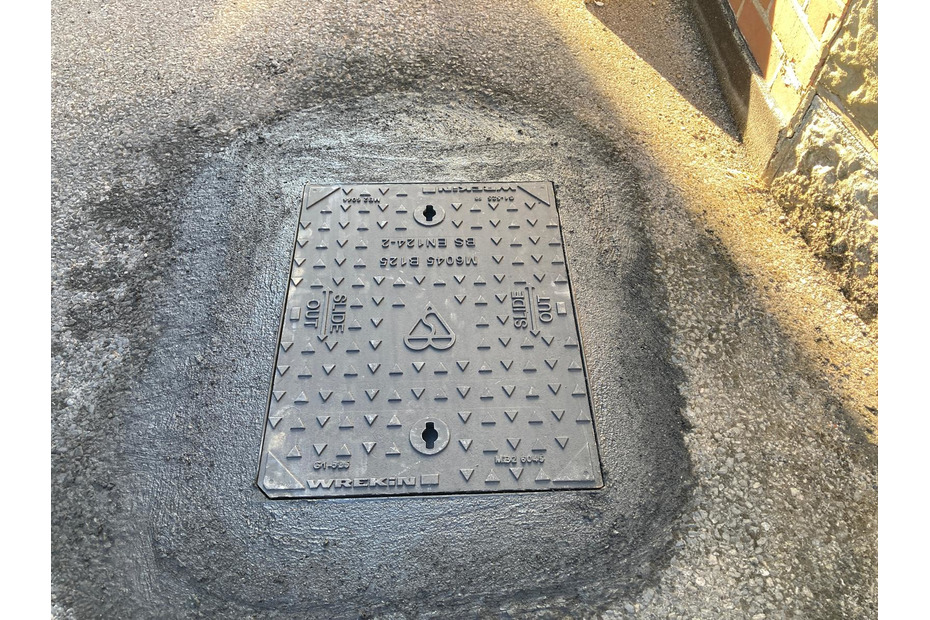 driveway manhole cover