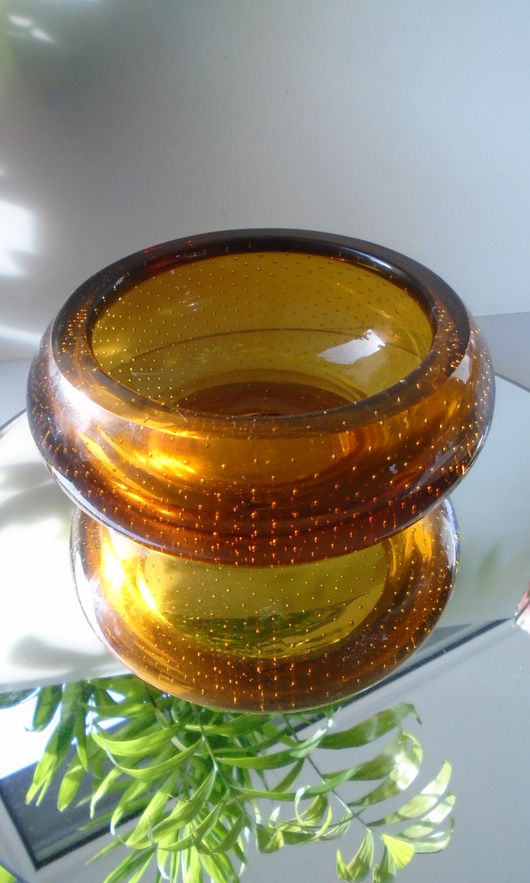 Vintage 60s Murano Bullicante glass bowl in dark amber glass.