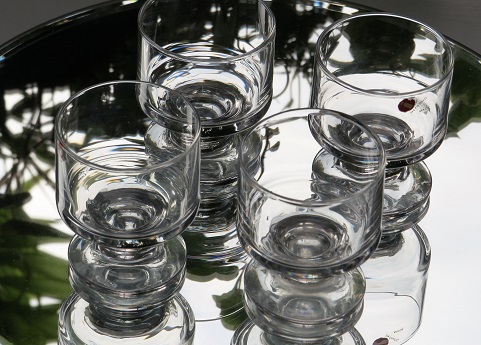  Set of 4 charming Iittala stemmed glasses