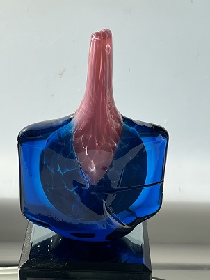  Stunning 70s vintage Mdina Glass iconic Axe Head Vase in blue and pink.
