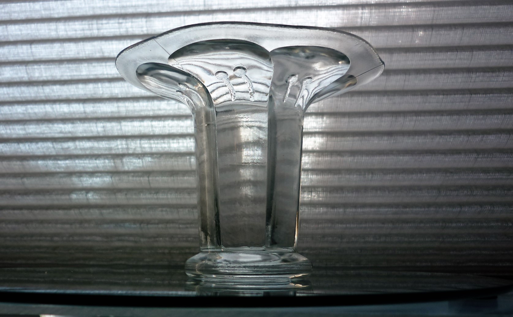 1970s vintage Nuutajarvi of Finland "Lumme/Water Lily" Candle Holder designed by Kerttu Nurminen