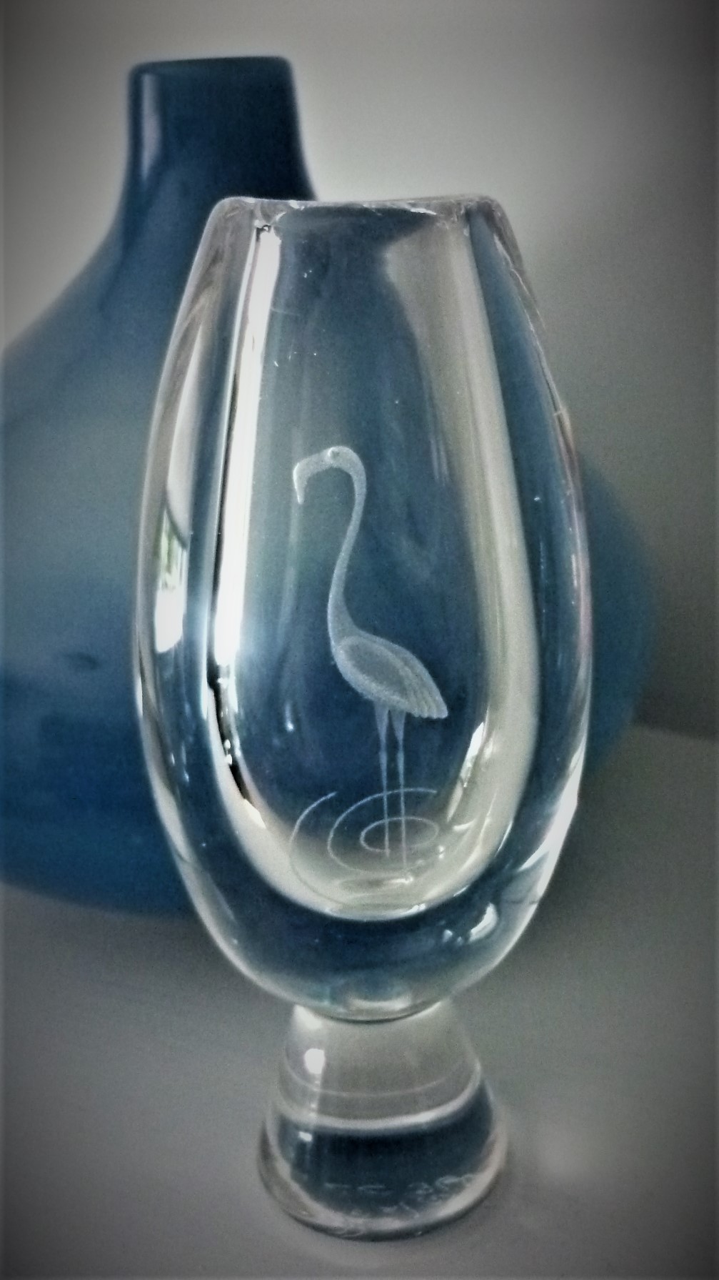 stunning vintage 1960s Vicke Lindstrand Kosta Boda glass bud vase.
