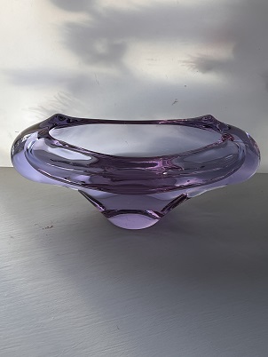 Large example of a stunning Miloslav Klinger Alexandrite glass bowl/vase.