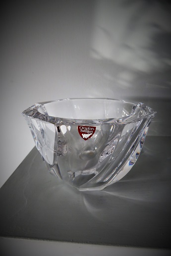  80s Orrefors lead crystal “Residence” Bowl designed by Olle Alberius.