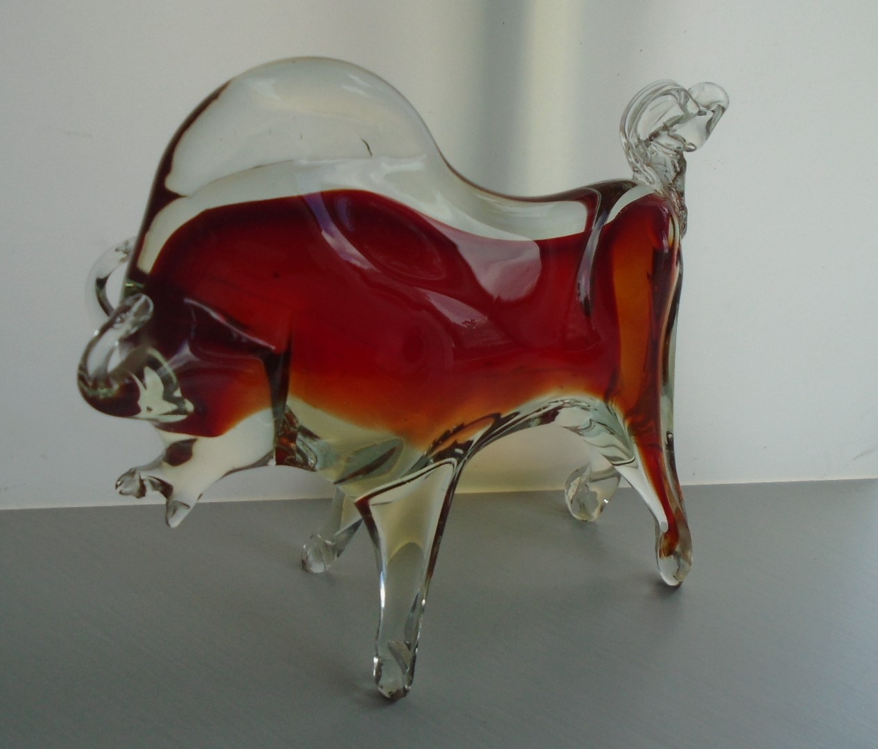 Stunning vintage Murano Glass Stylised Bull Figurine.