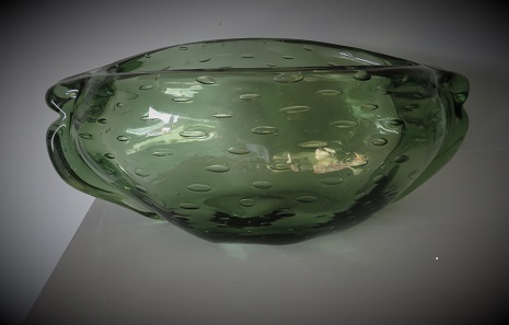 50s Whitefriars Glass LOBED BOWL CATALOGUE NO. 9382 in Sea Green with controlled bubble decoration. Designed by William Wilson before 1954. 
