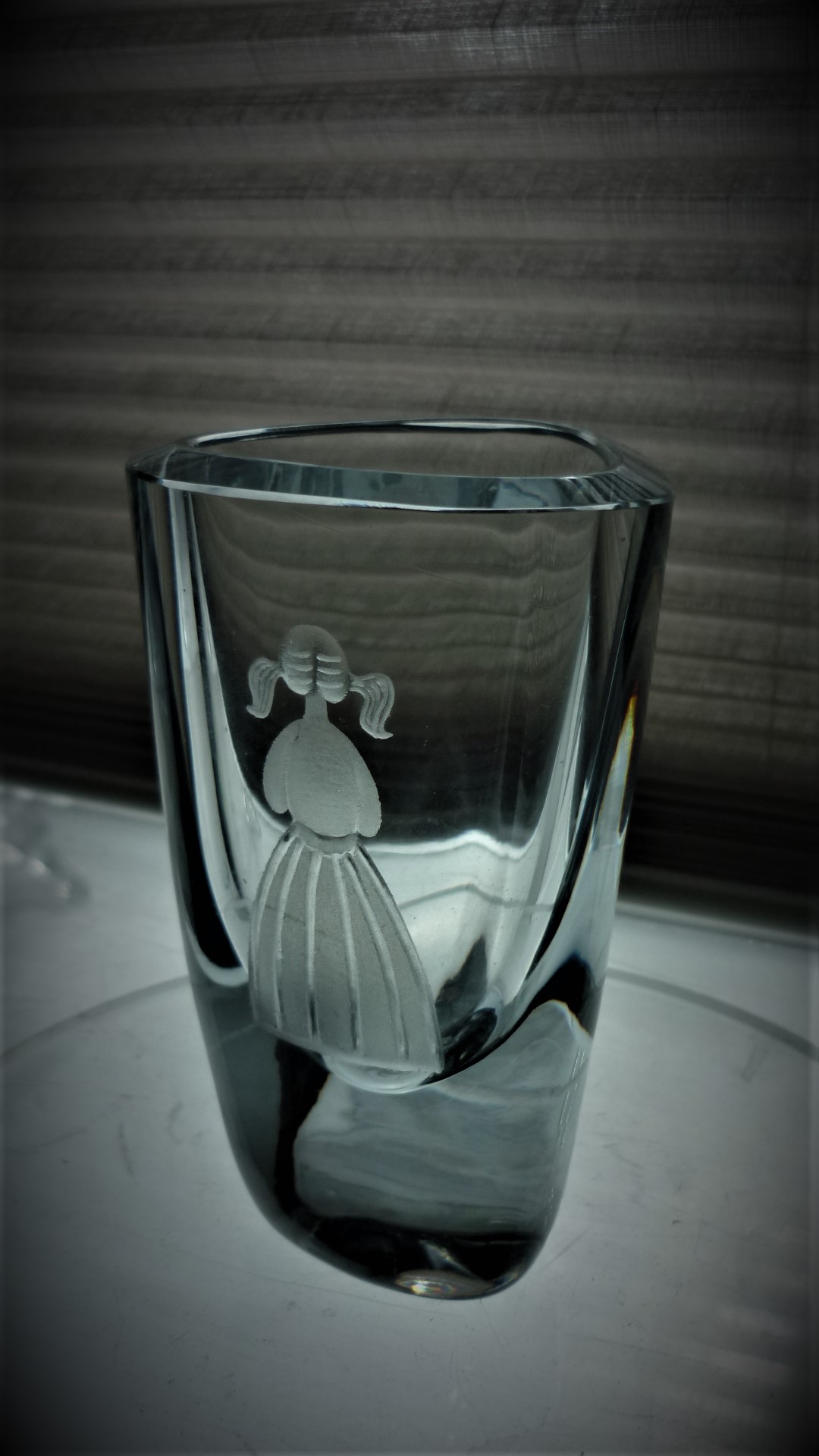 Stromberg etched crystal glass 3 cornered vase pattern B868