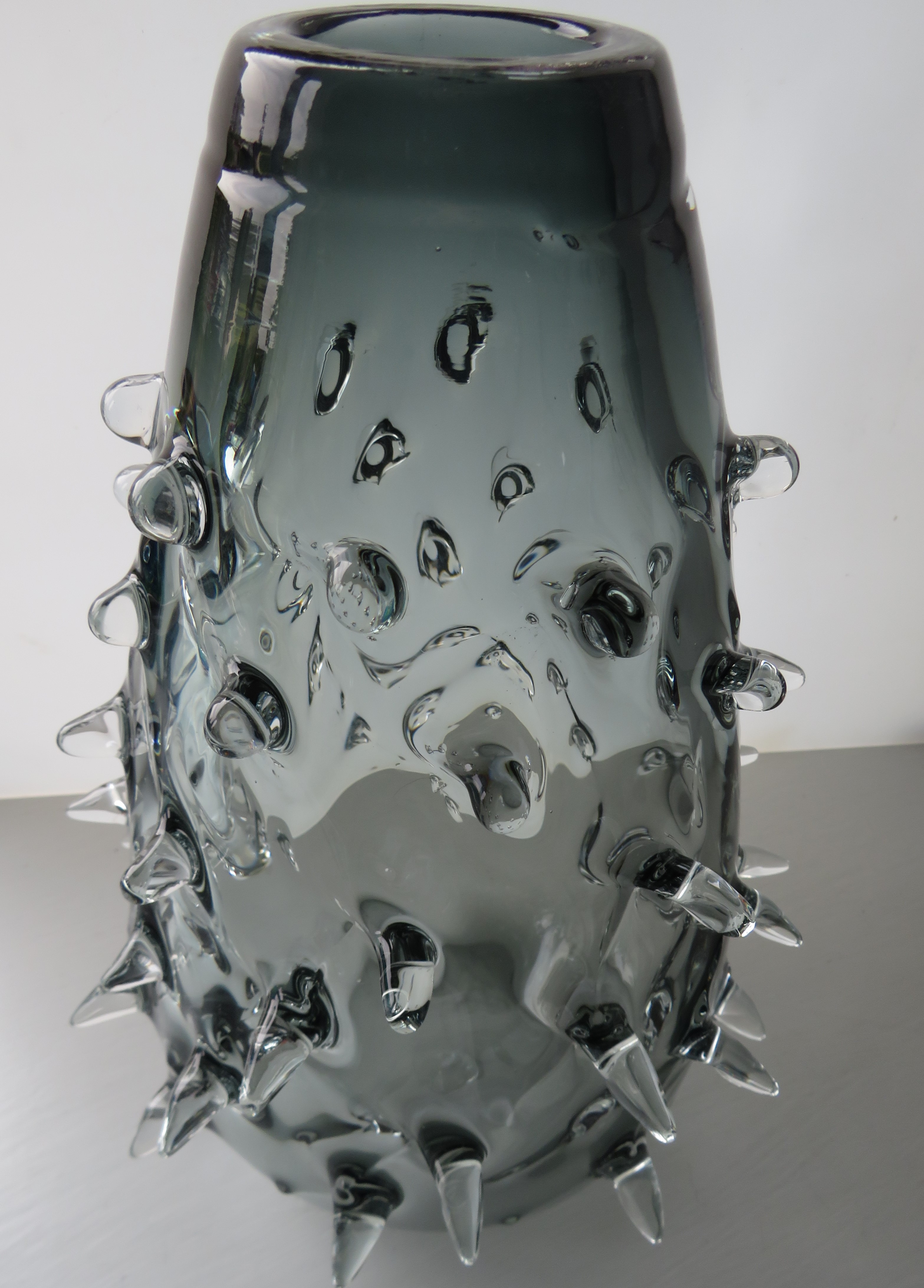Stunning Modern Glass Vase from the GOTHIC range of respected Italian Tuscan Glass Maker I V V 