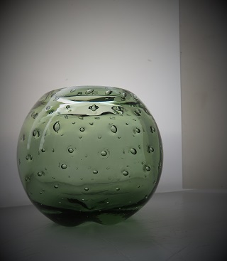 Vintage Whitefriars Controlled Bubble ovoid vase in Sea Green designed by William Wilson Catalogue No. 9377