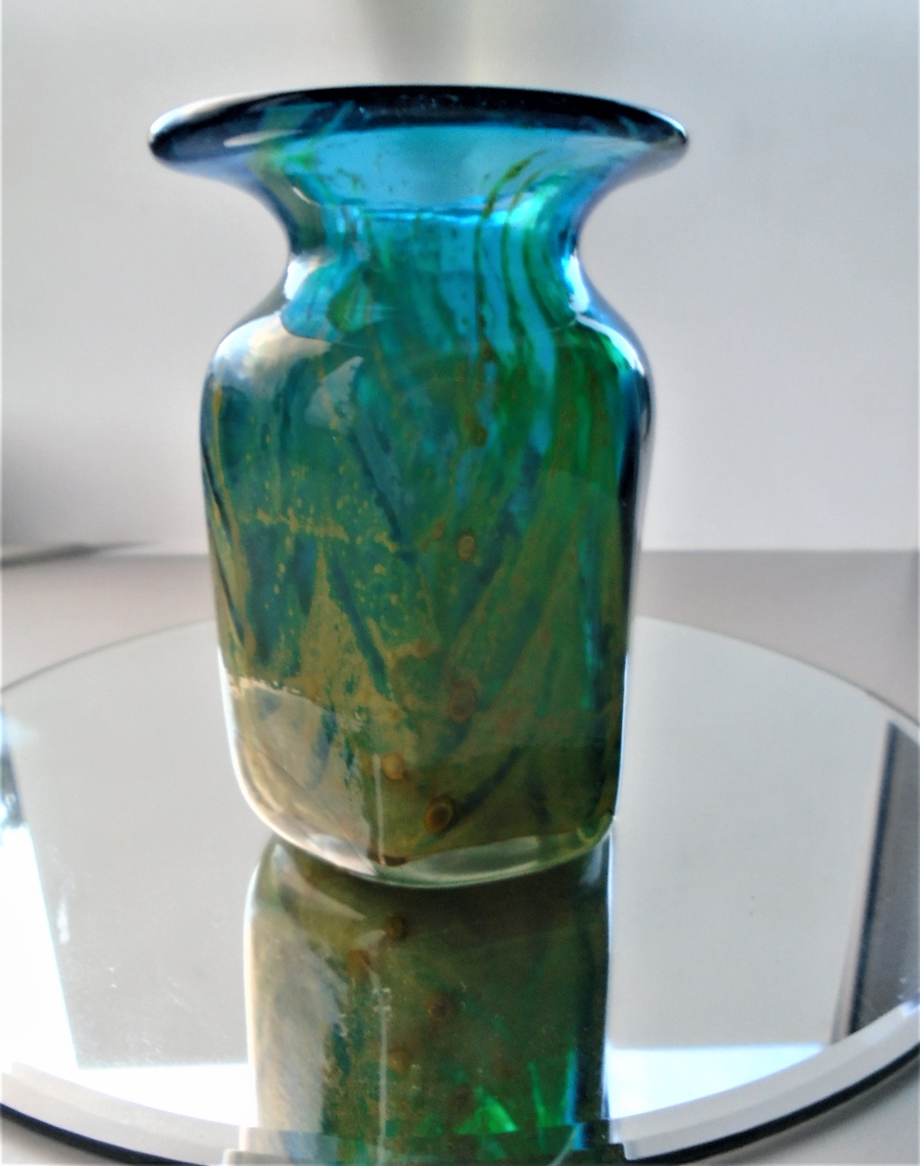 Fine example of an early VINTAGE MDINA SIX SIDED VASE IN THE SEA AND SAND PATTERN