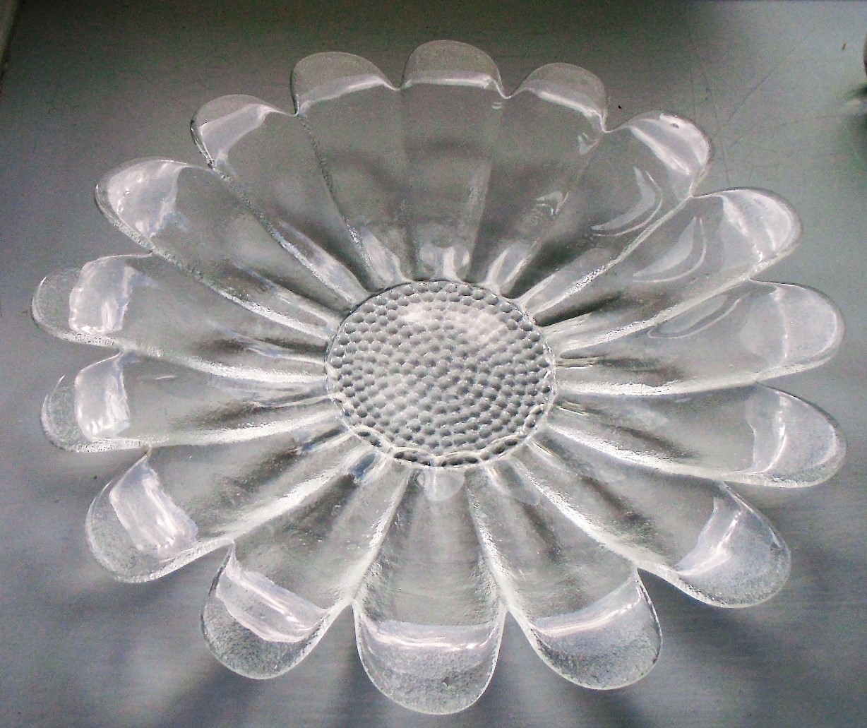  80s Vintage Dartington Daisy Crystal Glass Platter designed by Frank Thrower. 