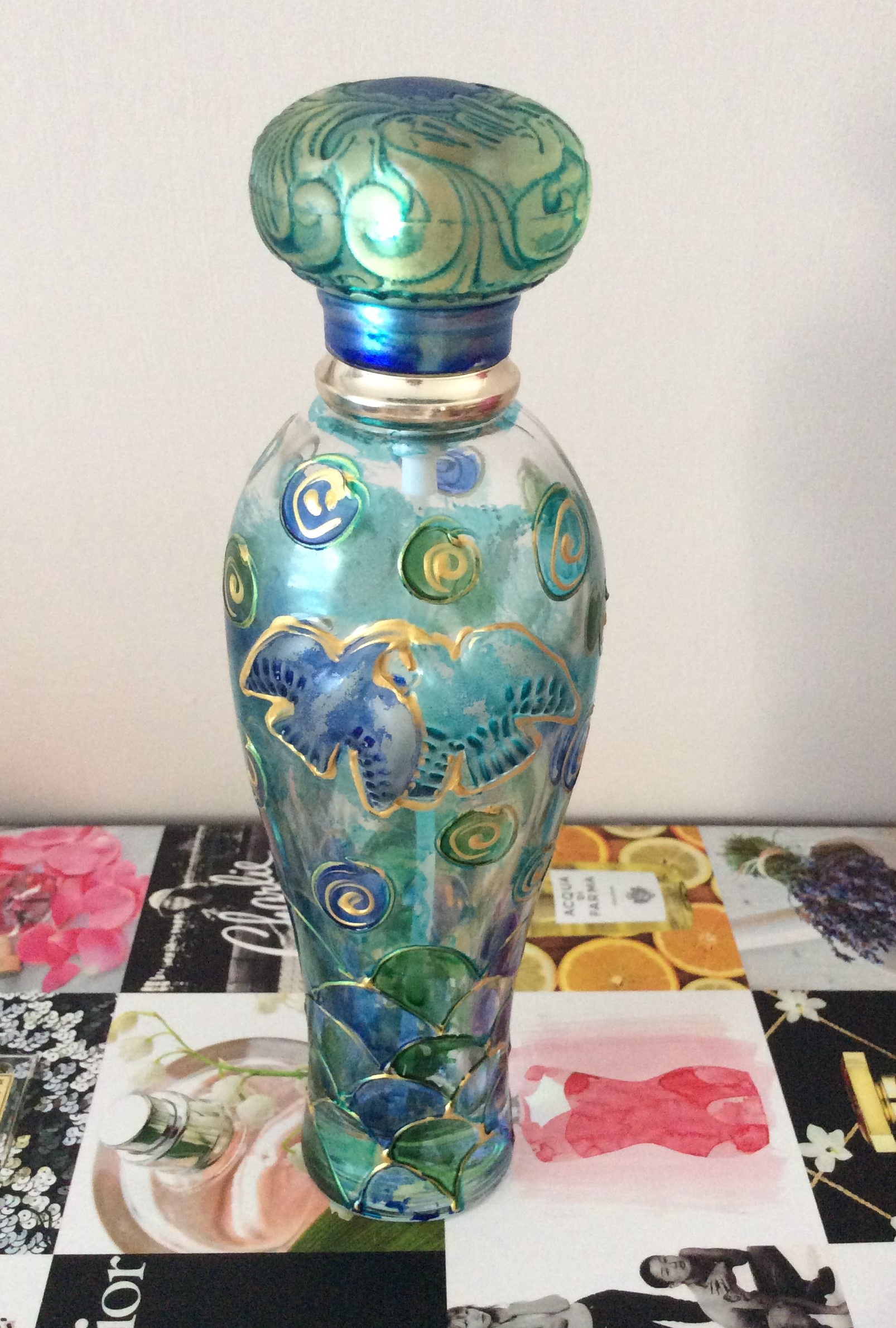 Pretty Vintage Nina Ricci Hand Painted Perfume Atomiser