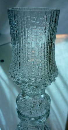 One Vintage Iittala “Ultima Thule” sherry glass. 