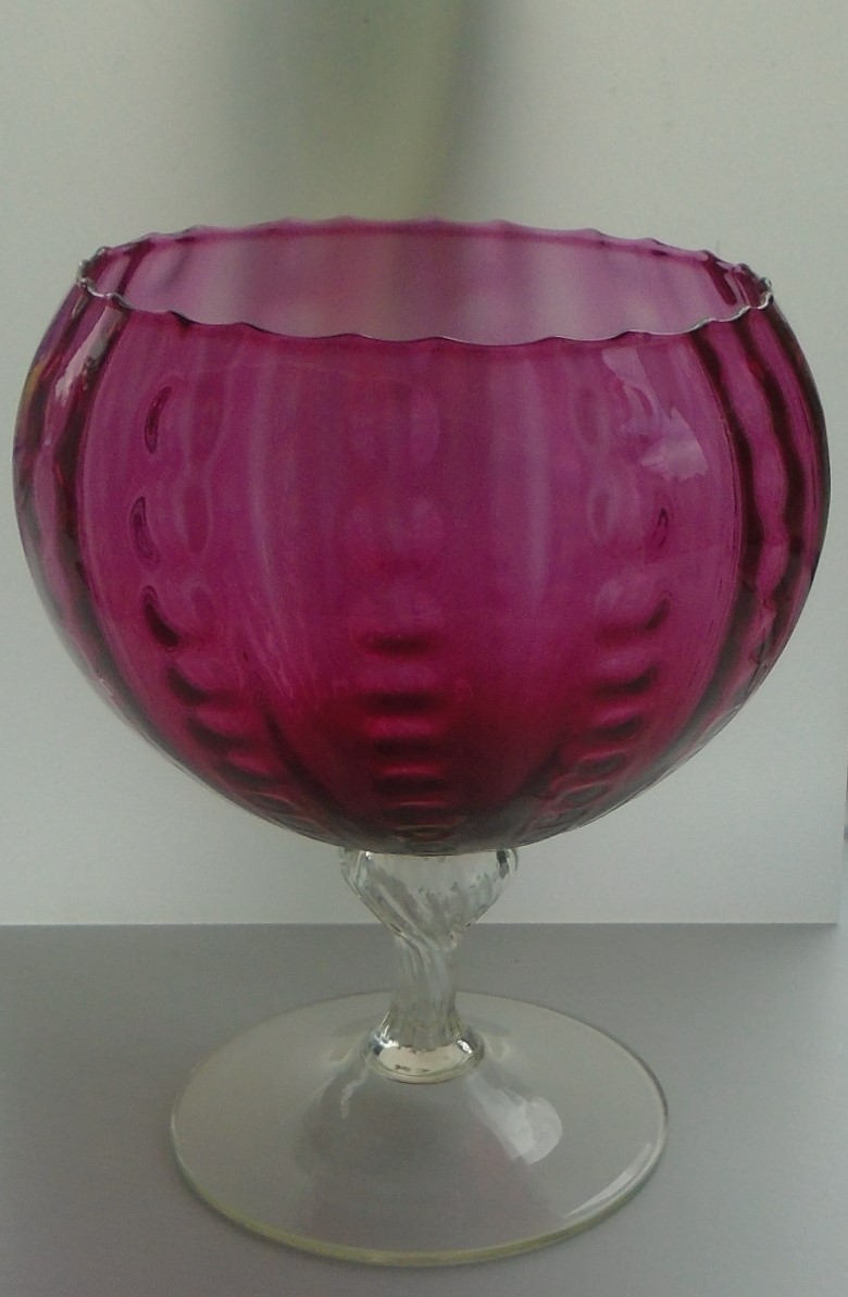 Fine example of what I believe to be a large VINTAGE EMPOLI STEMMED RIBBED BOWL
