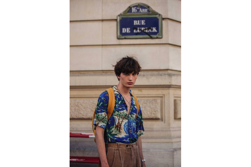 Camisa de verano vintage con estampado geométrico 