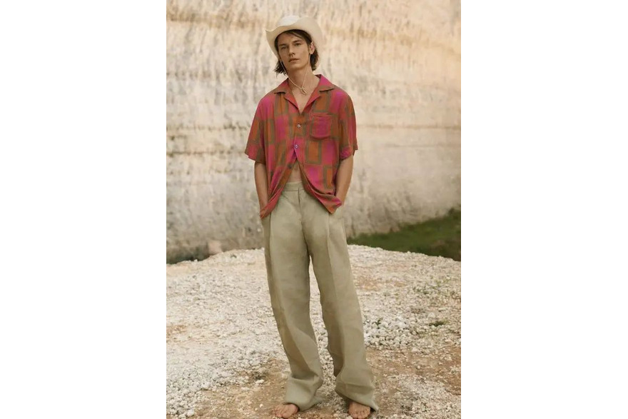 Camisas vintage lavadas y clasificadas con estampa