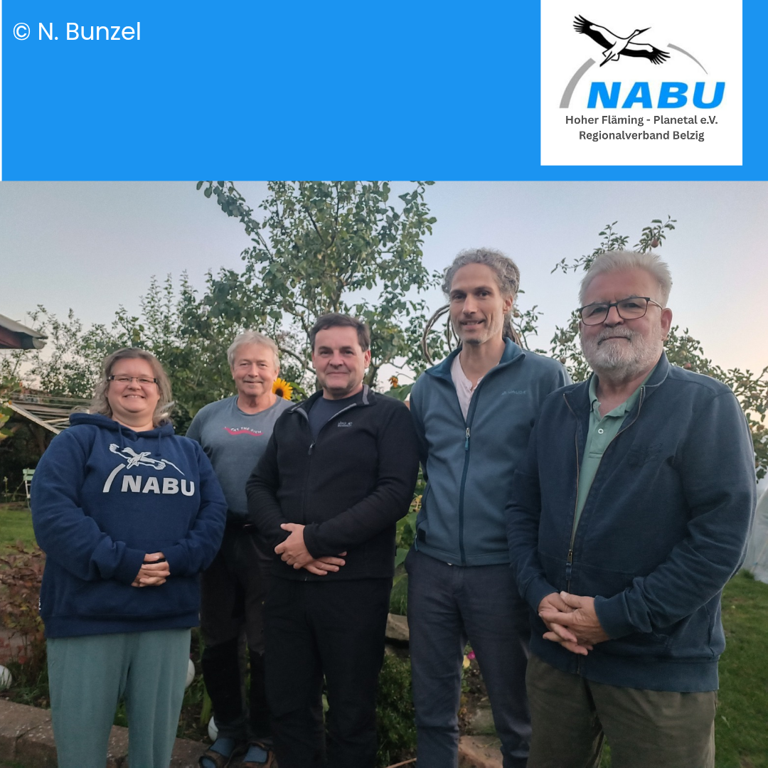 Ein Foto mit allen 5 Personen des Vorstandes