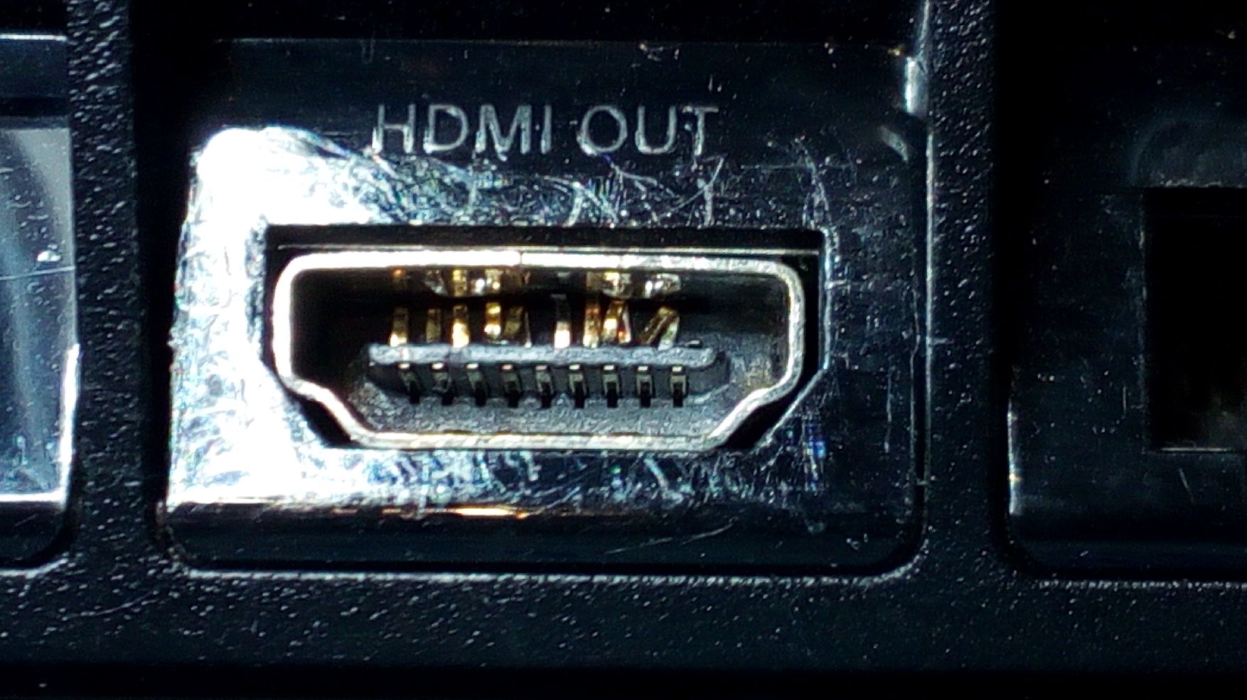 HDMI Port Anschluss Reparatur PS3 Fat Startet und Leuchtet Grün bringt aber nur zeitweise oder gar kein Bild auf dem TV. HDMI Port Anschluss Reparatur 80,00€ HDMI Buchsen werden nicht mehr für alle Serien noch Hergestellt, eventuell wird ein gutes gebrauchtes teil eingesetzt wenn verfügbar. Weitere Details unten.