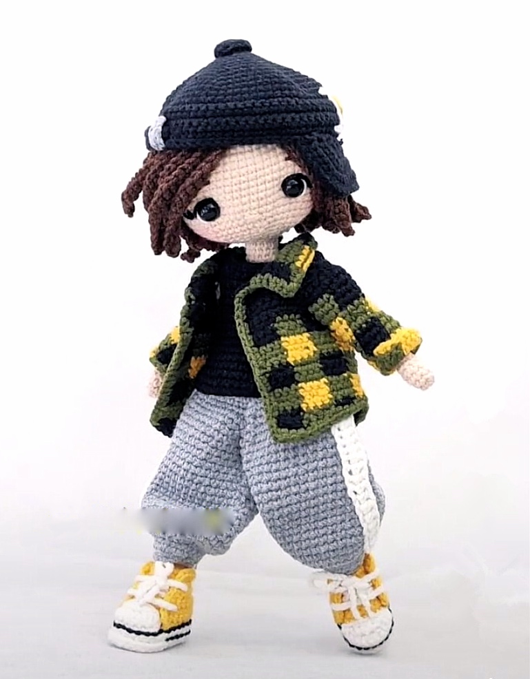 POUPEE AU CROCHET - ARTUR