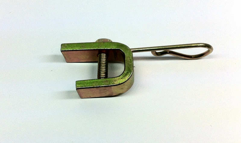 FLEXIBLE EXTENSION CLAMPING BRACKET